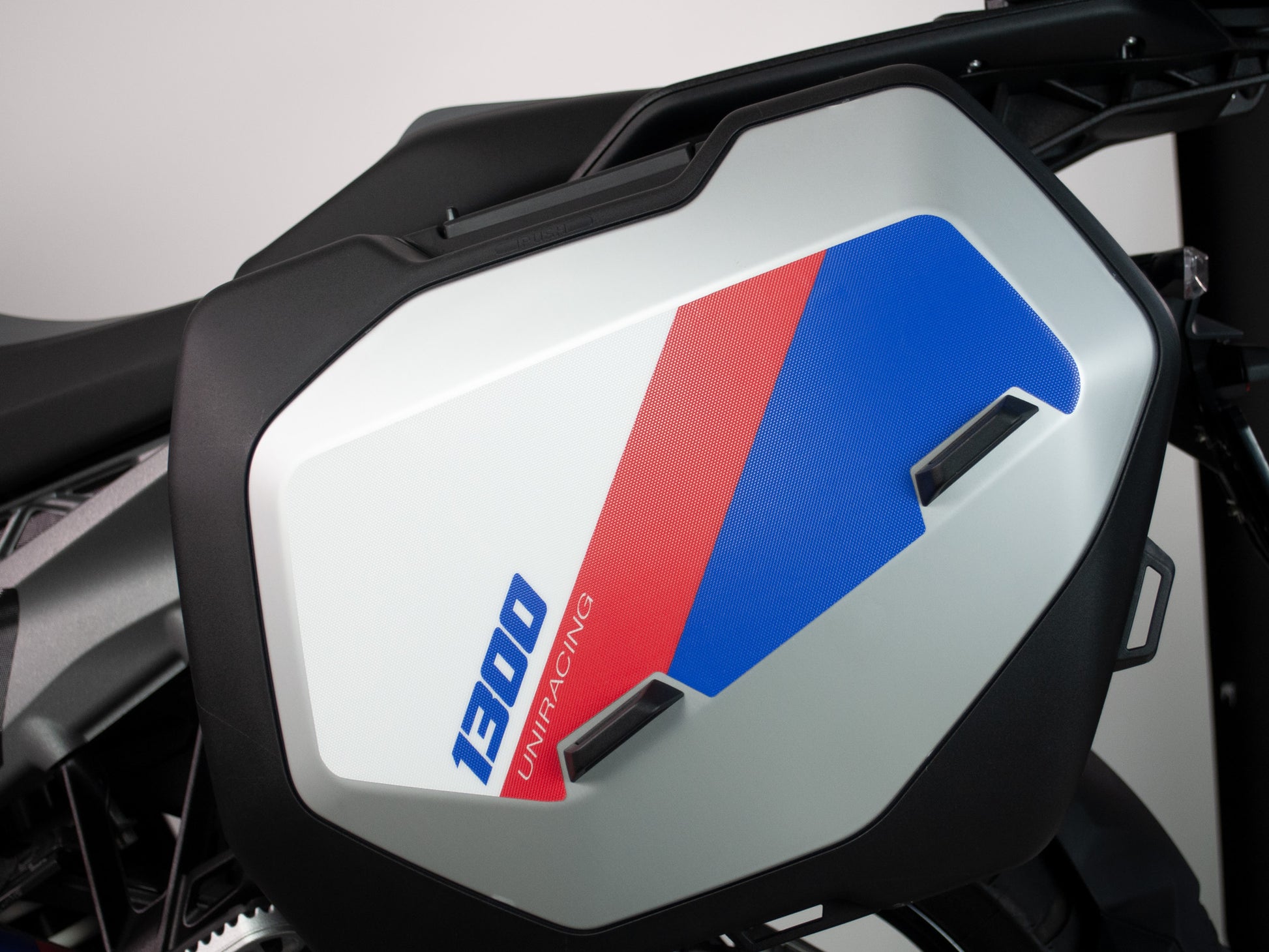 DECORACIÓN LATERAL  MALETA VARIO BMW R1300 GS - Uniracing