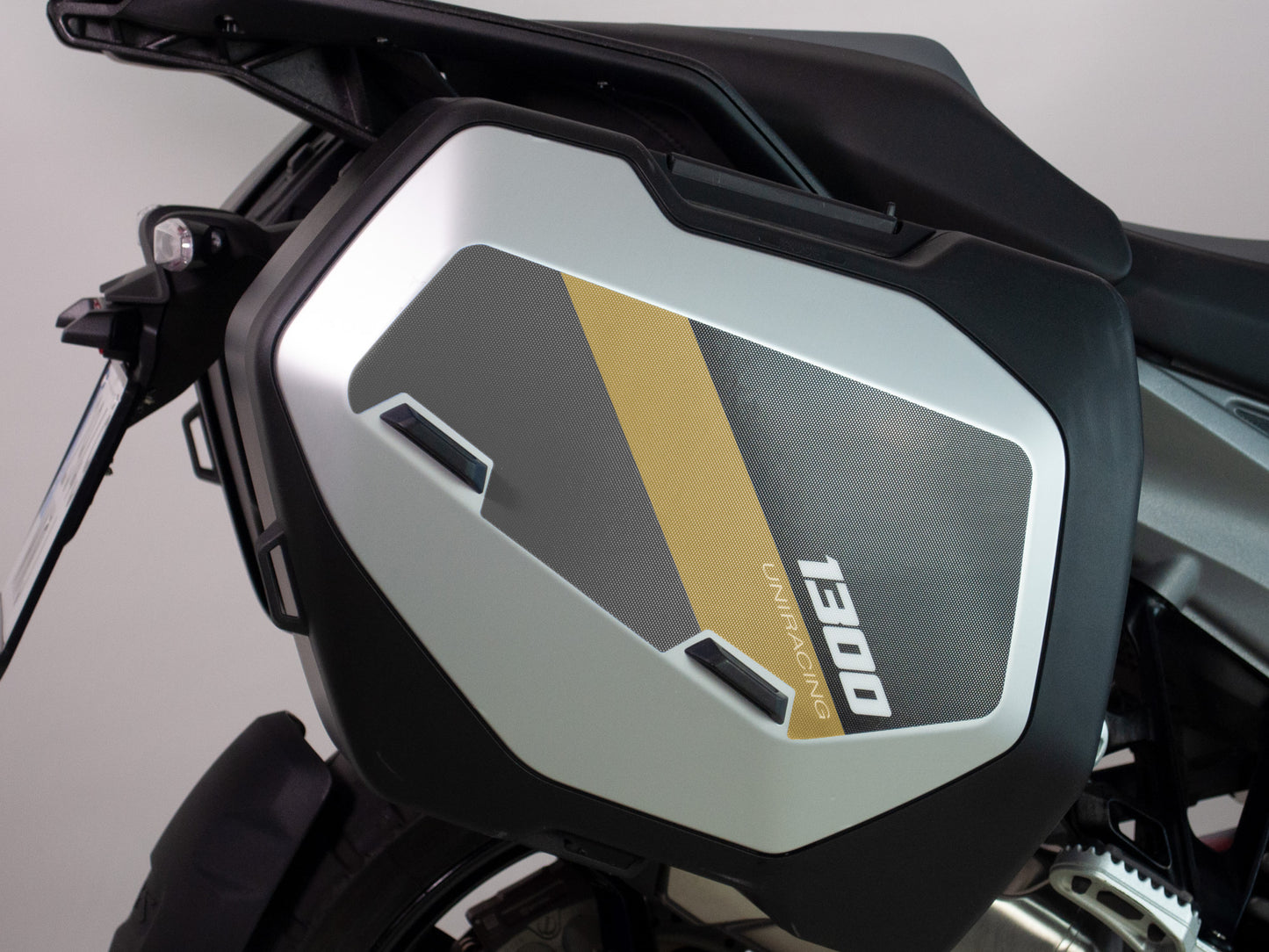 DECORACIÓN LATERAL  MALETA VARIO BMW R1300 GS - Uniracing