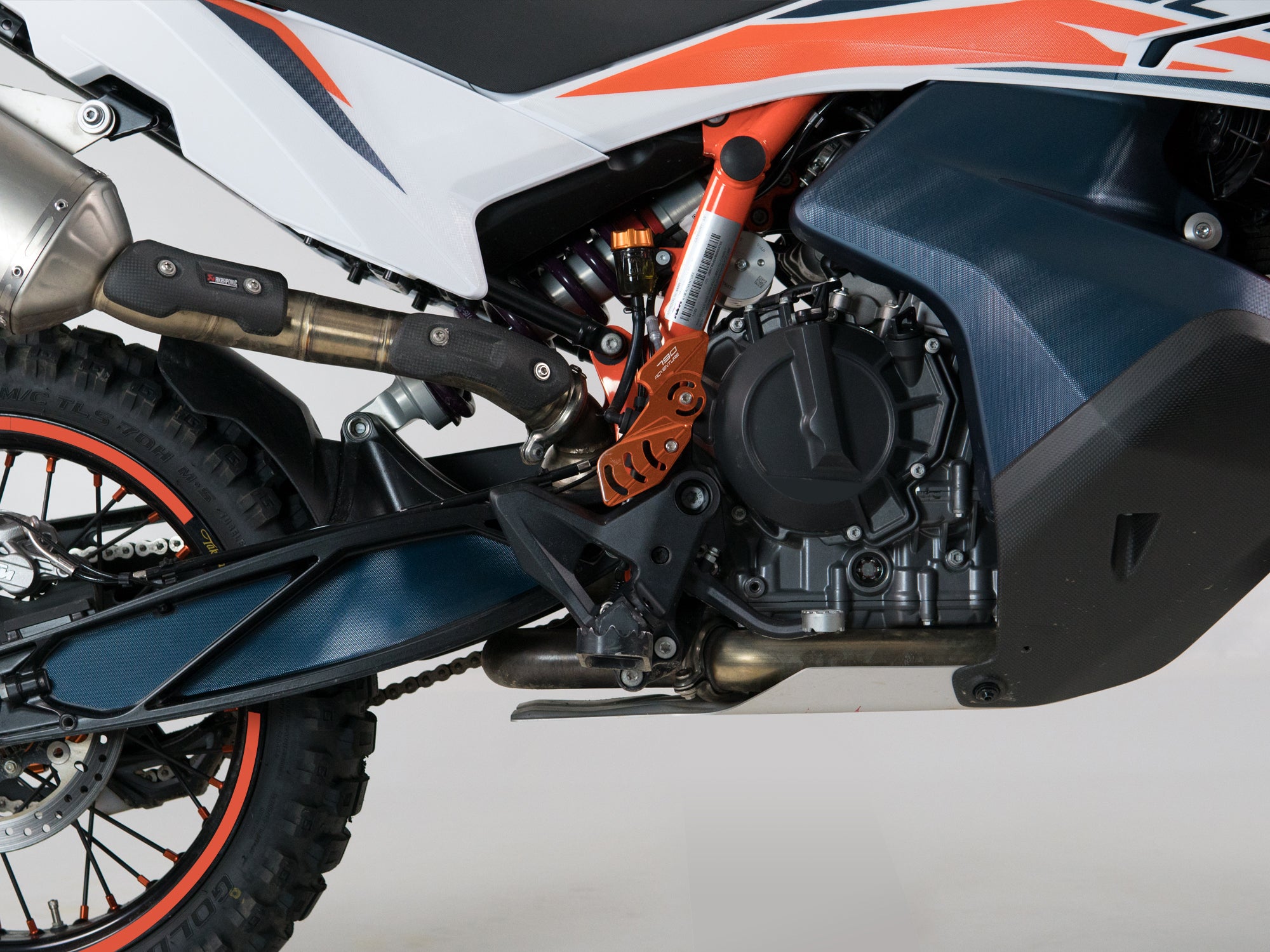 Akrapovic exhaust ktm 790 deals adventure r